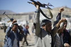 زعيم المتمردين الحوثيين يرفض هدنة بقيادة السعودية في اليمن