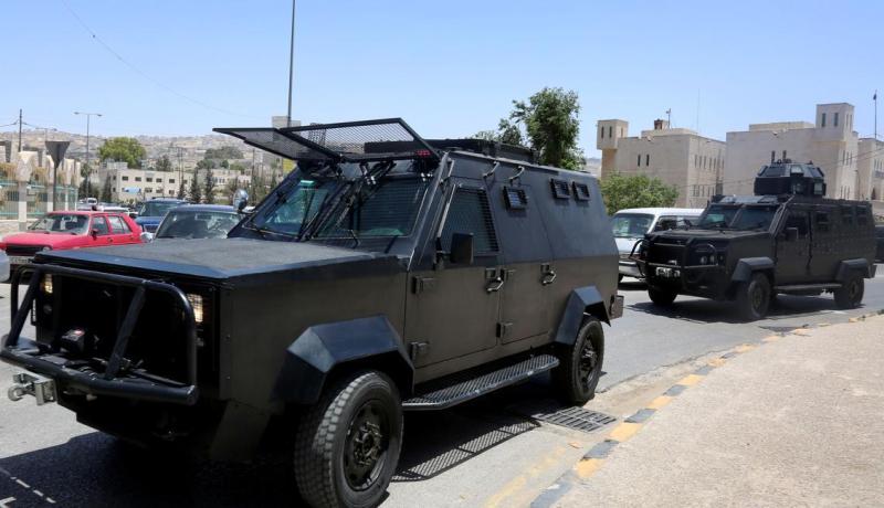 بالفيديو .. القبض على المشتبه به في تنفيذ هجوم على مقر المخابرات في البقعة بالأردن