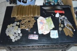 حجز 1.5 كلغ من المخدرات و3 أسلحة بيضاء في سيدي بلعباس