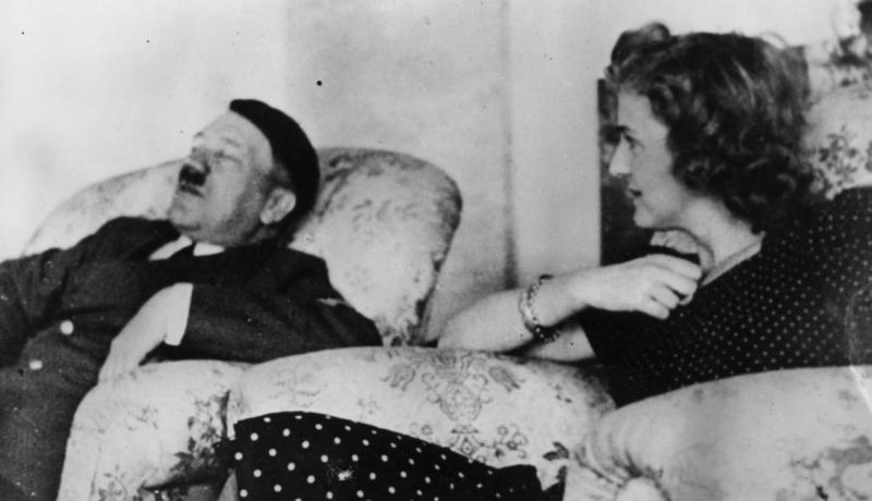 ملابس عشيقة هتلر تحقق سعرا غير متوقع