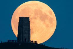 ترقبوا ظهور القمر العملاق في هذا الموعد