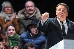 هذا هو سبب استقالة رئيس الوزراء الإيطالي ماتيو رينتسي