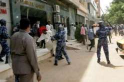الشرطة السودانية تفرق بالقوة تظاهرة طلابية في الخرطوم