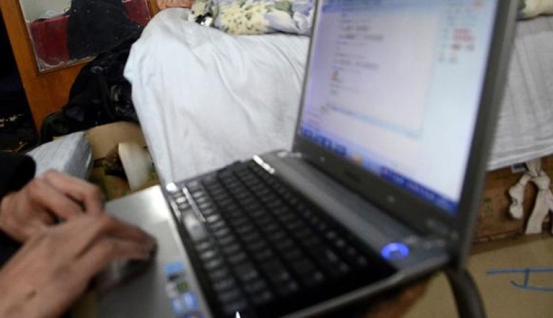 مسؤولون وإطارات يمارسون الفعل المخل بالحياء عبر الأنترنت