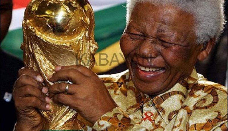 الرجال أكثر اهتماما بكرة القدم من أشياء أخرى مع اقتراب مونديال جنوب إفريقيا