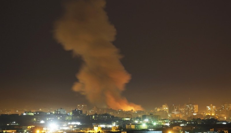إصابة 4 فلسطينيين في قصف صهيوني على قطاع غزة