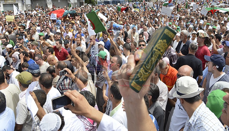 يا بوتفليقة نريـد رخصة لنصرة الرسول وسنلتزم بالنظام