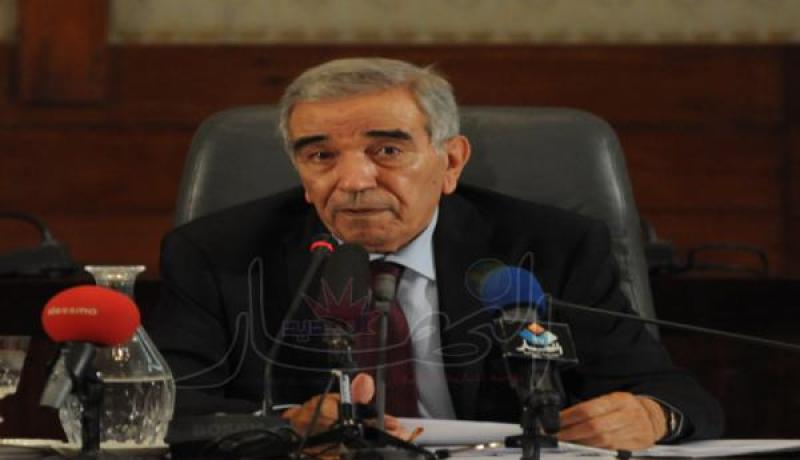 ''سنُحاسب ونعاقب كل والٍ لم يوزع السكنات الجاهزة''