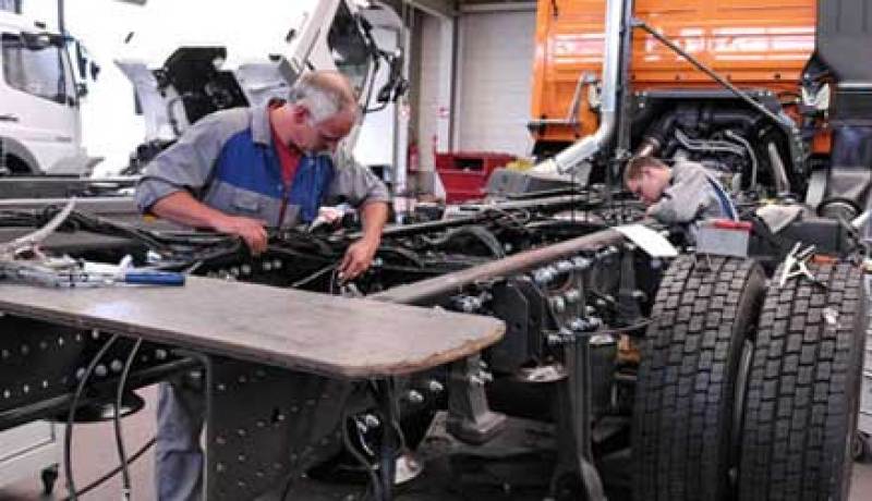 25 ألف محرك وعلبة سرعة للحافلات والشاحنات سنويا من صنع  مرسيدس وليبهر في الجزائر