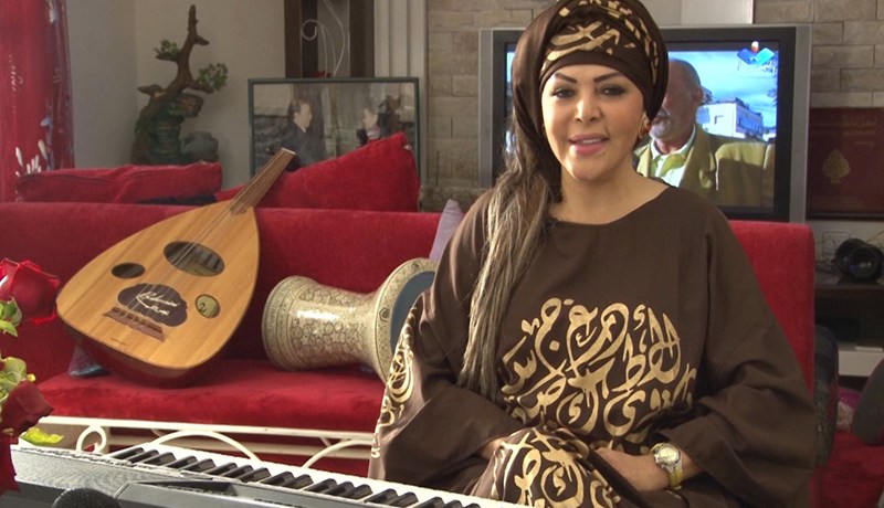 شاعر سوري يقاضي فلّة عبابسة وروتانا بمحكمة سيدي امحمد بتهمة السرقة الفكرية