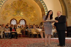 بوتفليقة‮ ‬يكرّم المتفوقين في‮ ‬بكالوريا 2012