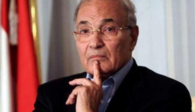 شفيق يرحب بالحكم على مبارك ومرسي يطالب بإعادة المحاكمة