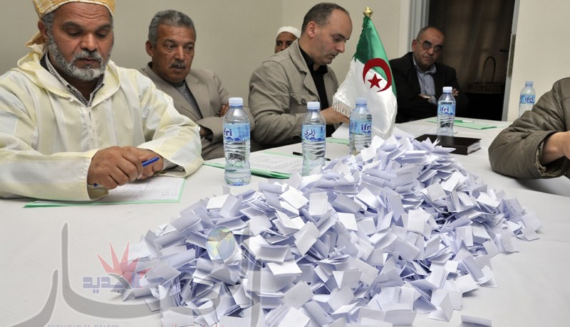 فتح تحقيق وتحريـك دعــوى قضائية‮ ‬ضد 5 ‬سلفيين منعوا قرعـة الحج في‮ ‬وهران