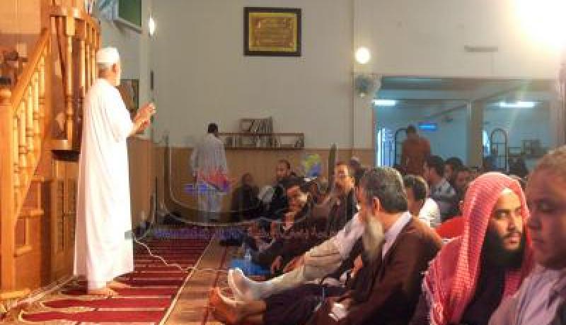 خطبة جمعة موحدة بالجهة الغربية للــرّد على قرار تحرير تجارة الخمـور