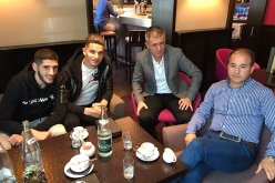 بالصور.. ألكاراز يواصل لقاءاته مع لاعبي الخضر