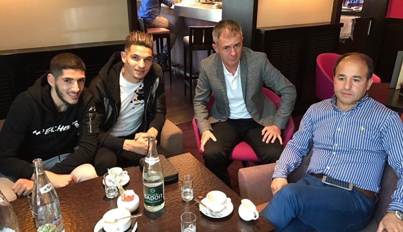 بالصور.. ألكاراز يواصل لقاءاته مع لاعبي الخضر