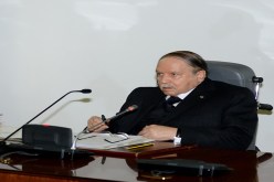 بوتفليقة لقمة عيش الجزائريين مهددة بسبب انهيار أسعار البترول