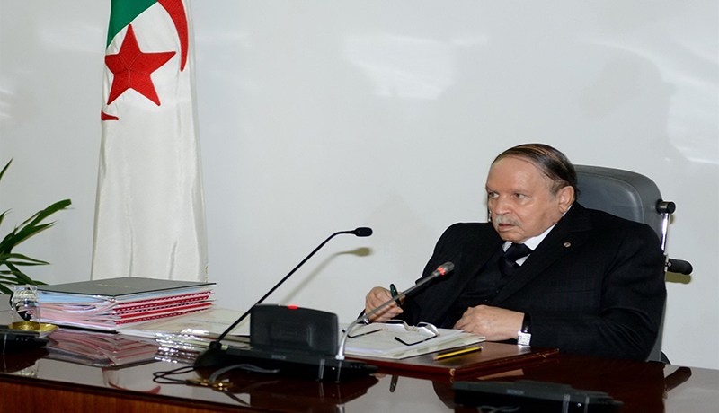 بوتفليقة   مطالبون بأكل ما تنتجه أرضنا ولباس ما تنتجه مصانعنا