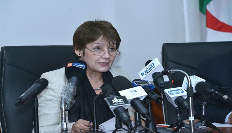 تعالوا للتحاور على المطالب ولن أخصم من أجوركم