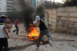 شاب عمره 20 سنة يصنع قنابل لاستعمالها في حروب الشوارع والاحتجاجات بالبليدة