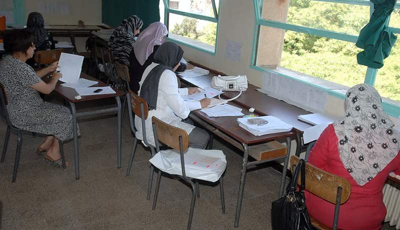 مصحّحـــــو أوراق امتحانــــــات المتوســــــط يحتجــــــون فـــــي أدرار