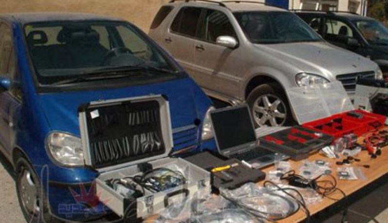 عصابة تحول فيلا ببرج الكيفان إلى ورشة لإعادة تركيب السيارات المسروقة‮ ‬