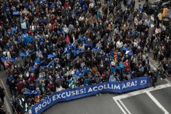 160 ألف شخص في مسيرة ببرشلونة لمطالبة الحكومة بالترحيب باللاجئين