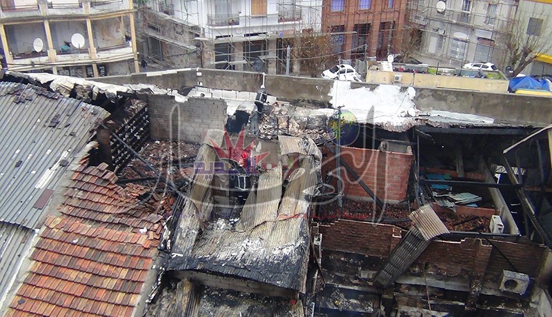 حريق مهول يلتهم سوق فيروندو وسط مدينة قسنطينة