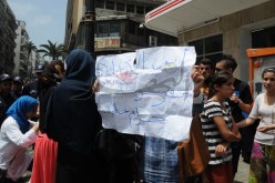 ''الشعب يريد رحيل بابا أحمد''