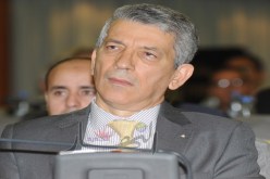 بابا أحمد يشرع في تنفيذ تهديداته للقضاء على ظاهرة الدروس الخصوصية