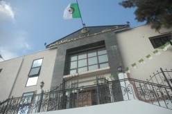 موظفة سابقة بوزارة الشباب والرياضة تتّهم رئيس تعاونية باقتحام منزلها في بن عكنون