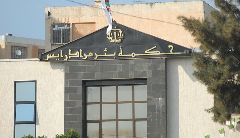 شاب ينتحل هوية شقيقه الميت لمدة 13 سنة ثم يحاول إلصاق التهمة بوالده المتوفى