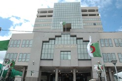 10 سنوات سجنا لأفراد عصابة استولت على 800 مليون سنتيم من شركة مختصة في الاتصالات