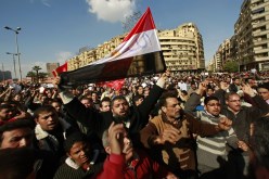 اشتباكات دمويّة بين مُؤيّدي الرّئيس المصري مرسي ومُعارضيه بالمُدن المصرية