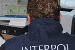 ينتحل هوية مسؤول الأنتربول ليحتال على مقاولين بمشاريع وهمية ضخمة