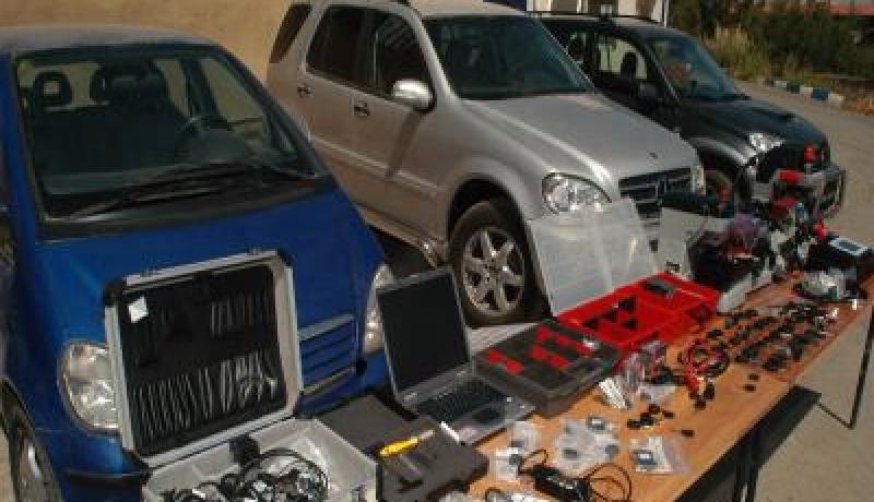 قوات الشرطة تفكك شبكة مختصة في سرقة السيارات بالعاصمة