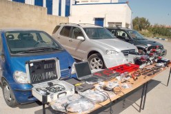 ضابطا شرطة وزوج قاضي يتورطون في سرقة 92 سيارة