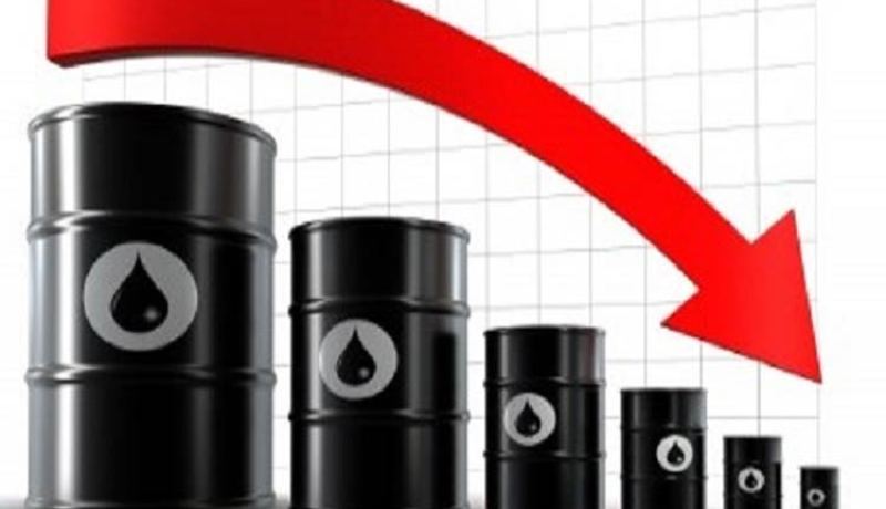 أسعار النفط تتراجع بأكثر من 1 دولار للبرميل اليوم