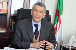 بابا احمد: ''تعويض العمال المهنيين ورفع تفويضات تصحيح أوراق الامتحان في باك 2013''