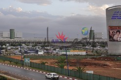 تاجر يرفض التوقّف في حاجز أمني  يصدم شرطيا ثم يلوذ بالفرار في مدخل مطار هواري بومدين