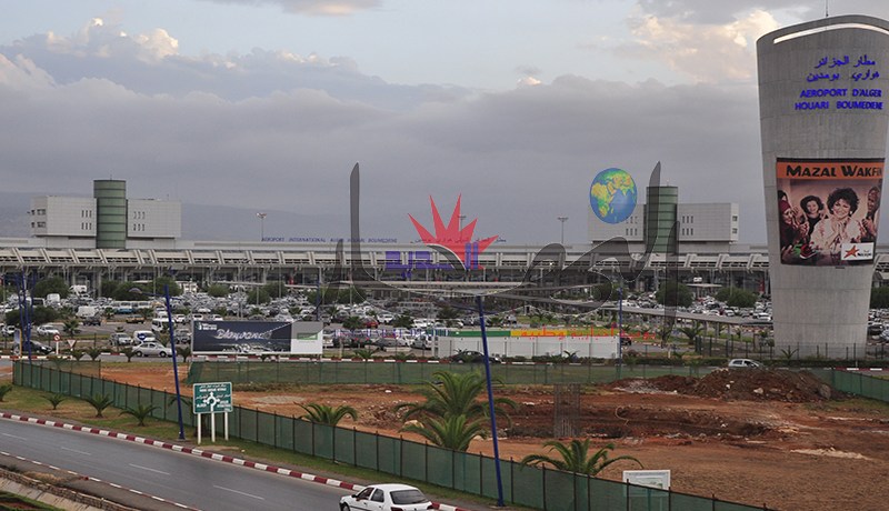 تاجر يرفض التوقّف في حاجز أمني  يصدم شرطيا ثم يلوذ بالفرار في مدخل مطار هواري بومدين