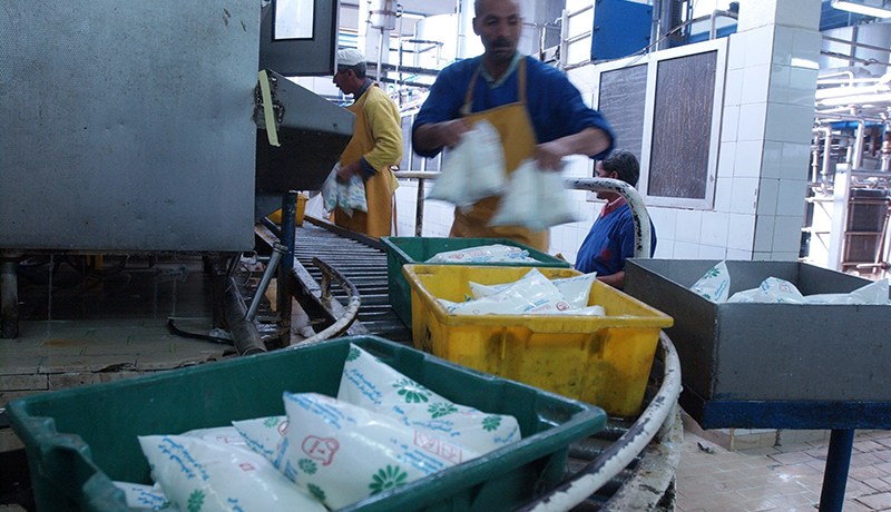 مركب الحليب ببئر خادم يعترف بتسويق الماء في أكياس الحليب
