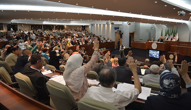 البرلمان يصادق بالإجماع على مشروع قانون الصيد البحري وتربية المائيات