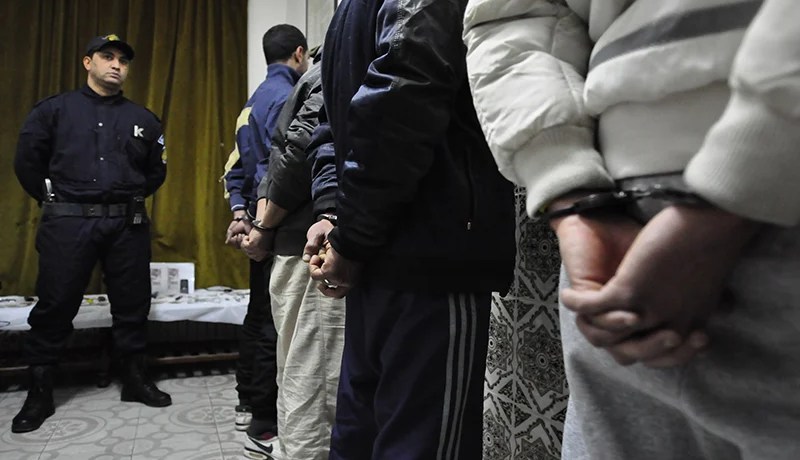 شرطة اولاد ميمون تفكك شبكة لسرقة السيارات بواسطة اسلحة في تلمسان