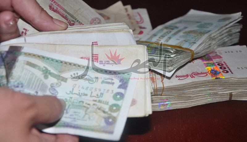 تلميذة تسرق 200 مليون من شيخ لتسلّمها لعشيقها ثم تتهمه باغتصابها في بودواو