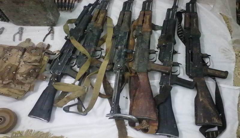 حجز 32 رشاشـا حربيا داخل سيارة جزائرية قادمة من مرسيليا