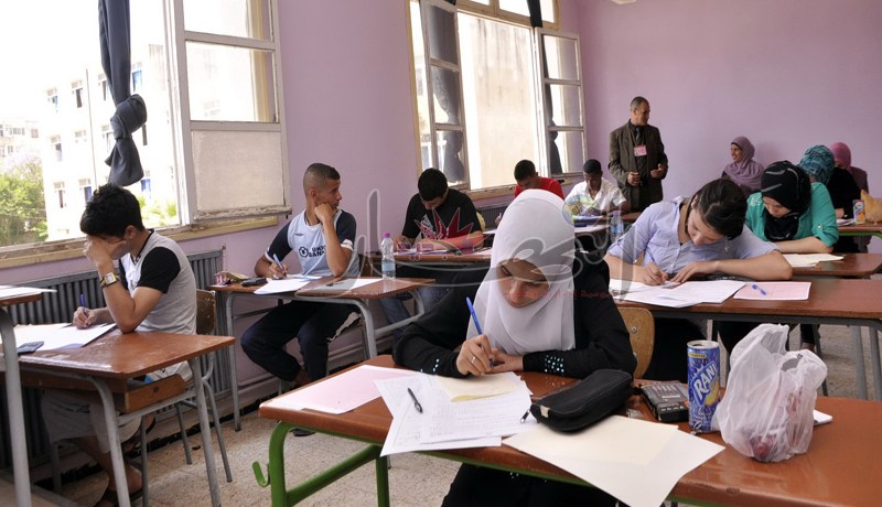 معاقبة الحرّاس في حالة استعمال الهواتف النقالة في امتحانات ''الباك''