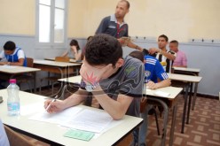 الطرد لكل تلميذ بحوزته هاتف نقال في امتحانات ''الباك''