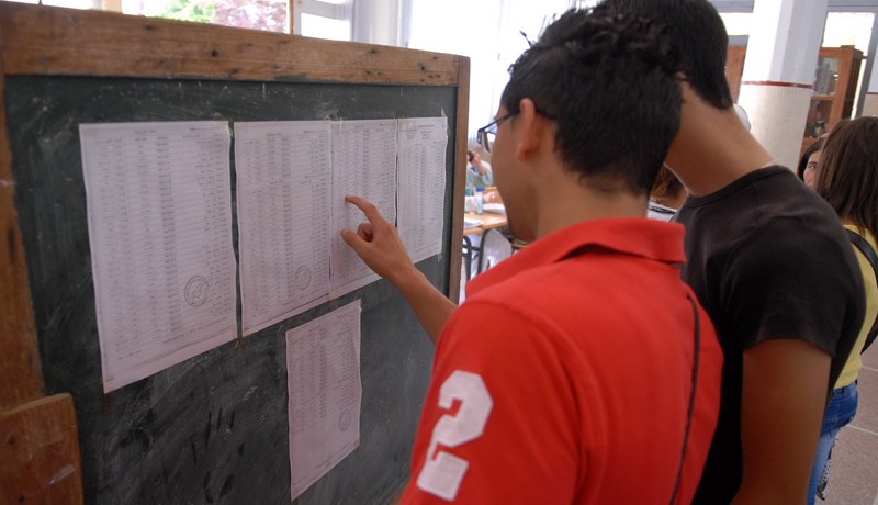 نشر نتائج الامتحانات عبر الهاتف النقال بداية من العام المقبل