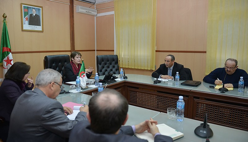 مصير 8 ملايين تلميـذ مرهـون بتوقيـع وثيقـة